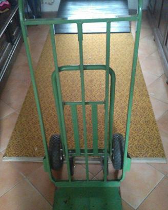Carrello portapacchi trasformabile