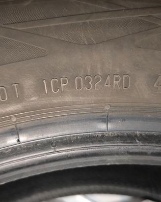 Pneumatici Estivi Continental 215/55 r17  94 V