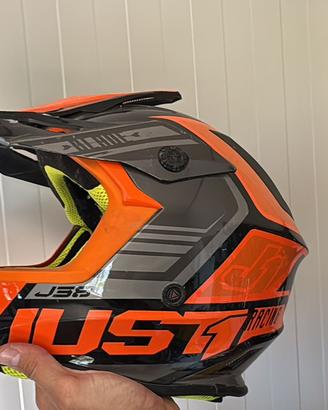 Casco motocross Just 1 J58