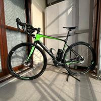 Bici strada Giant Defy Advanced Pro 1