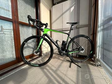 Bici strada Giant Defy Advanced Pro 1