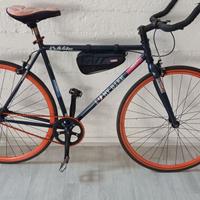 bici scatto fisso con freni ant/post