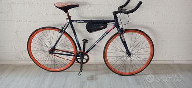 bici scatto fisso con freni ant/post