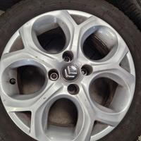 Gomme e cerchi in lega