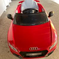 Audi TT elettrica a batteria con telecomando
