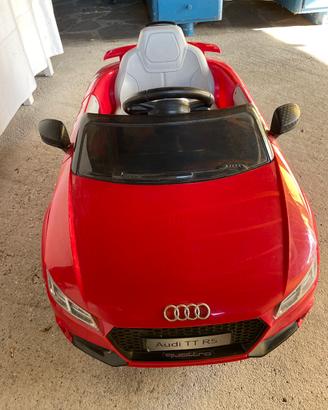 Audi TT elettrica a batteria con telecomando