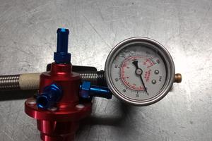 regolatore pressione benzina 