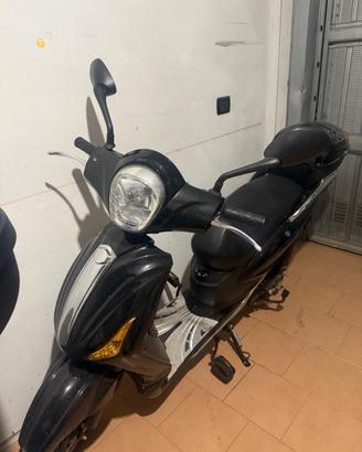 Scooter elettrico a pedalata assistita