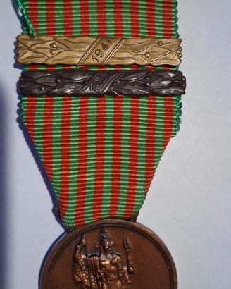 Lotto 2 medaglie guerra