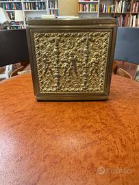 distributore automatico di sigarette d'epoca