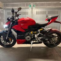 Ducati Streetfighter V2