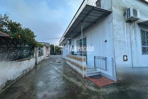 Trilocale da ristrutturare con giardino.