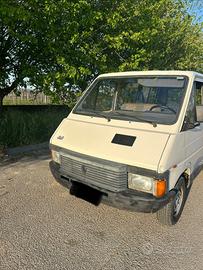 Renault Trafic furgone 4x4 posti 9
