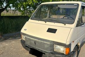 Renault Trafic furgone 4x4 posti 9