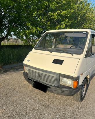 Renault Trafic furgone 4x4 posti 9