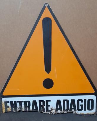 Cartello pericolo vintage