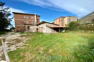 NEGOZIO A CAPRINO VERONESE