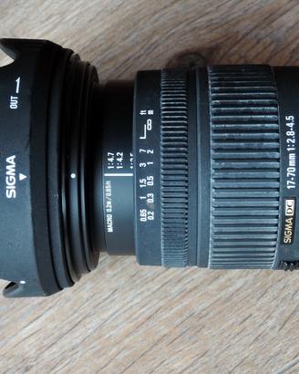Obiettivo Sigma 17-70 per attacco Nikon