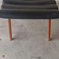 Sgabello anni 60 in vinilpelle nera
