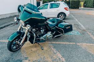 Harley Davidson Street Glide 107 accessoriata
