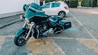 Harley Davidson Street Glide 107 accessoriata