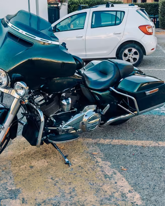Harley Davidson Street Glide 107 accessoriata