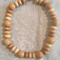 Collana vintage in legno
