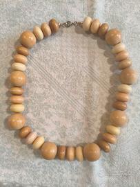 Collana vintage in legno