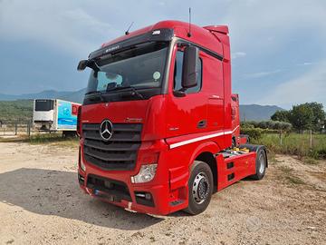 Mercedes-Benz Actros 1845