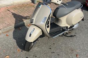 Piaggio Vespa 300 GTS hpe - 2024