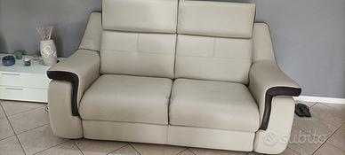  divano in pelle 