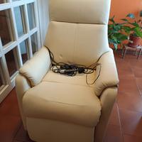 poltrona massaggiante reclinabile