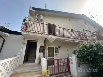 3 LOCALI A VILLAPIANA