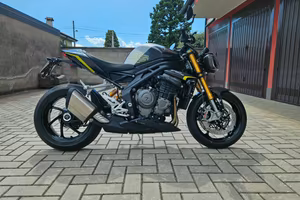 triumph speed triple rs 1200 anno 2025