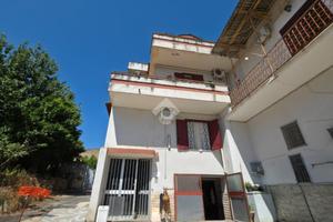 CASA SEMINDIPENDENTE A FRATTAMAGGIORE