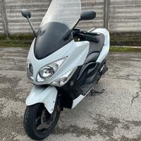 T Max 500 2011