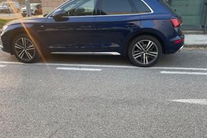 AUDI Q5 sline plus