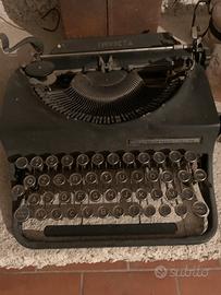 Maccchina da scrivere antica