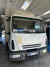 Eurocargo 75e17 furgonato con pedana idraulica