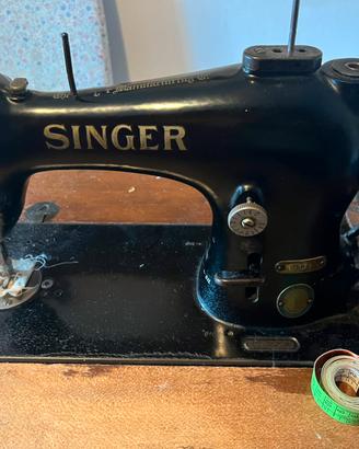 Macchina da cucire SINGER 95k4 con tavolo a pedale