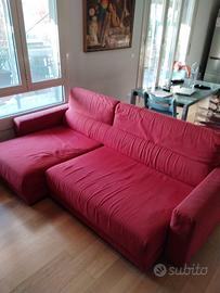 divano con chaise longue rosso Doimo