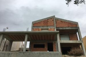 Villetta indipendente + terreno