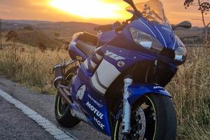 Yamaha YZF R6 - 2001