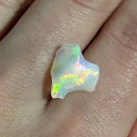 Opale bianco naturale 2.50 ct