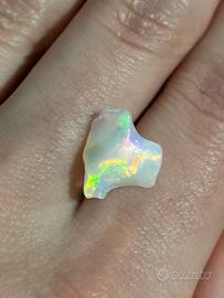 Opale bianco naturale 2.50 ct