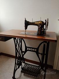 MACCHINA DA CUCIRE VINTAGE