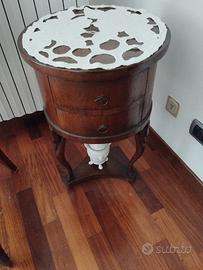 Elegante comodino a colonna primi 800