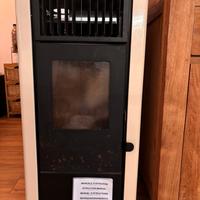 Stufa a Pellet + tubi + aspiracenere