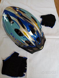Caschetto e guanti per bici