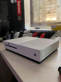 Xbox One S senza joystick